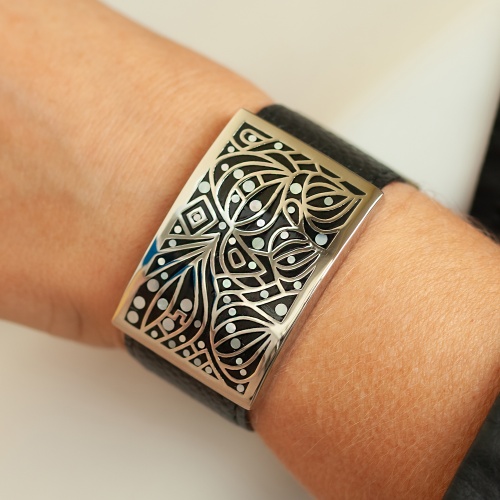 Браслет Fiore Luna на кожаном черном ремешке, CB01366-3 BW фото 4