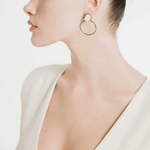 Серьги Katerina Vassou, Mihrab, с кристаллическим кварцем, KV24.2-401367B серебристый