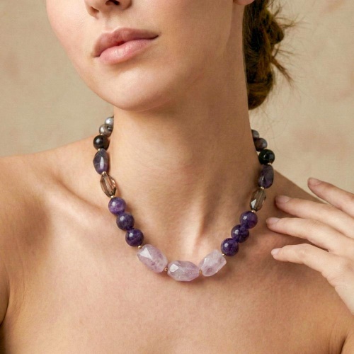 Колье Nature Bijoux, Belle de nuit, гранат, дымчатый кварц, аметист, жемчуг, NB26.2-15-43971 фиолетовый фото 2