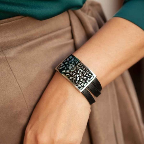 Браслет Fiore Luna на кожаном черном ремешке 3 оборота, CB00995-8 BW фото 2