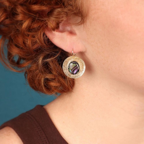 Серьги TARATATA, Zen, прозрачная смола, раковина морского ушка, TT-W25-07768-20M золотистый фото 2