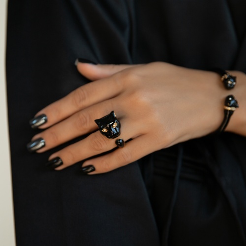 Кольцо Polina Firenze, незамкнутое, пантера, кристаллы, эмаль, PF26.1-AN1445 черный, 18,5 фото 2