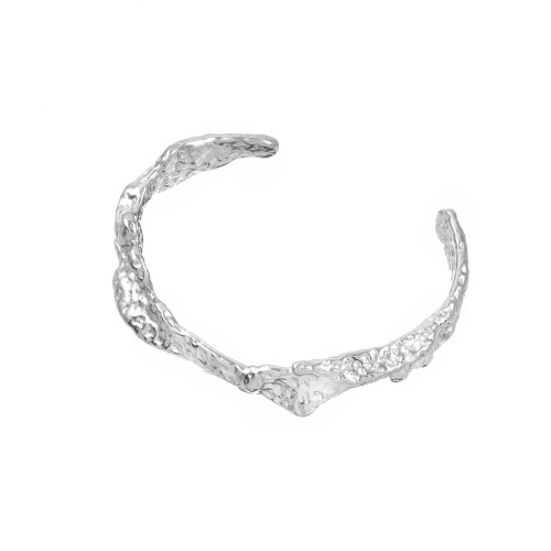 Браслет Dansk Copenhagen, Courage Waterproof, кафф с эффектом мятого металла, DNSK26.1-7W2501004 серебристый