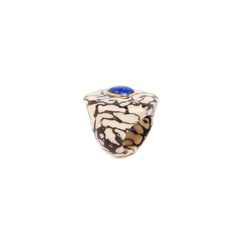 Кольцо Nature Bijoux, Camouflage, с термитником в смоле и лазуритом, NB23.2-19-25053 бежевый, 19,5 фото 2