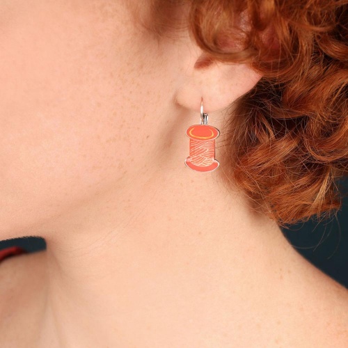 Серьги TARATATA, Ruban, асимметрия, цветная смола,золотая краска, TT-W25-10796-10M серебристый фото 2