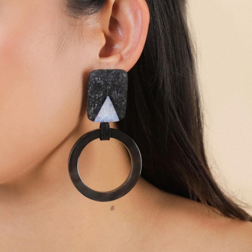 Серьги Nature Bijoux, Volcan, перламутр, вулканическая лава, рог, NB25.2-12-90351 черный фото 3