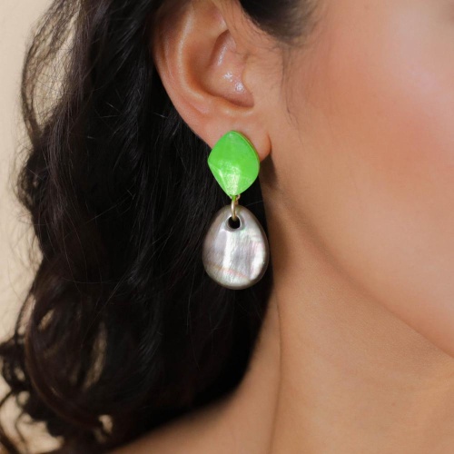 Серьги Nature Bijoux, Combava, с ракушкой Capiz в смоле и перламутром, NB26.1-12-90402 зеленый фото 3