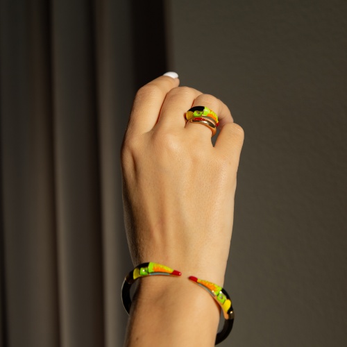 Браслет Polina Firenze, кафф, тукан с эмалью и кристаллами, PF25.2-BR4315 золотистый фото 2