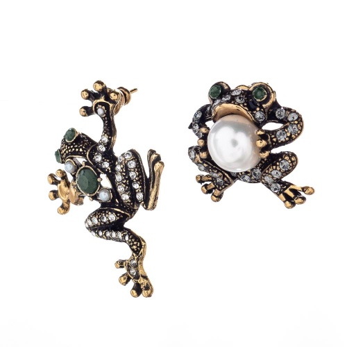 Серьги Alcozer&J, асимметричные, лягушки, жемчуг,изумруд, AL2602-OP3223C золотистый