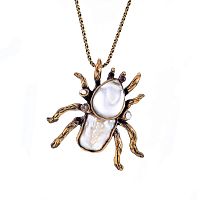 Колье Alcozer&J, паук, горный хрусталь, жемчуг, гранат, AL2512-C98CM25 белый