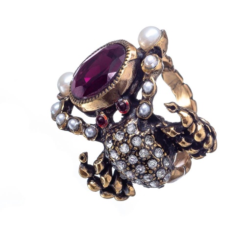 Кольцо Alcozer&J, скорпион, жемчуг, гранат, кр.Swarovski, AL-A4215C золотистый