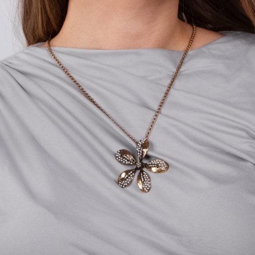 Колье Alcozer&J, подвеска-цветок, жемчуг, Swarovski, AL2406-C5578C золотистый фото 3