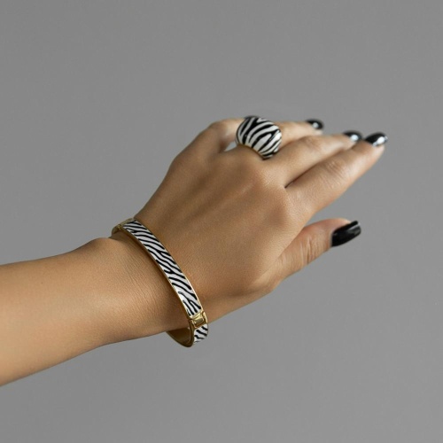 Браслет Francesca Bianchi, кафф, с эмалью, FB25.2-7A золотистый, 7см фото 3