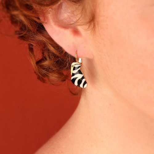 Серьги TARATATA, Zebra, с цветной смолой и узорами, TT-H25-04719-202 черный фото 2