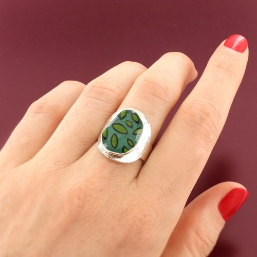 Кольцо TARATATA, Pas bouger!, разъемное, смола, слюдяной порошок, TT-W25-06412-107 зеленый фото 2